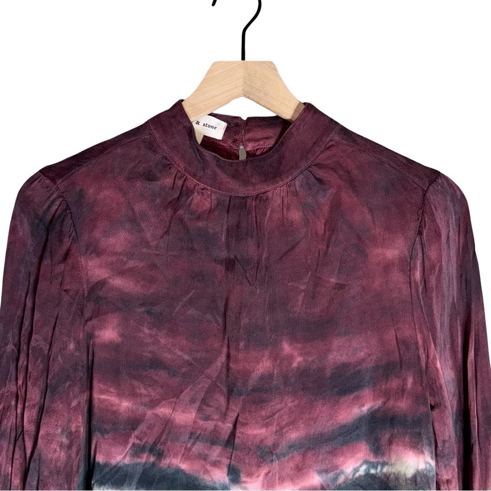 🌟 Cloth & Stone Tie Dye Mock Neck Smocked Cuff Top Size Small - Size S 🌟 - Picture 3 of 7